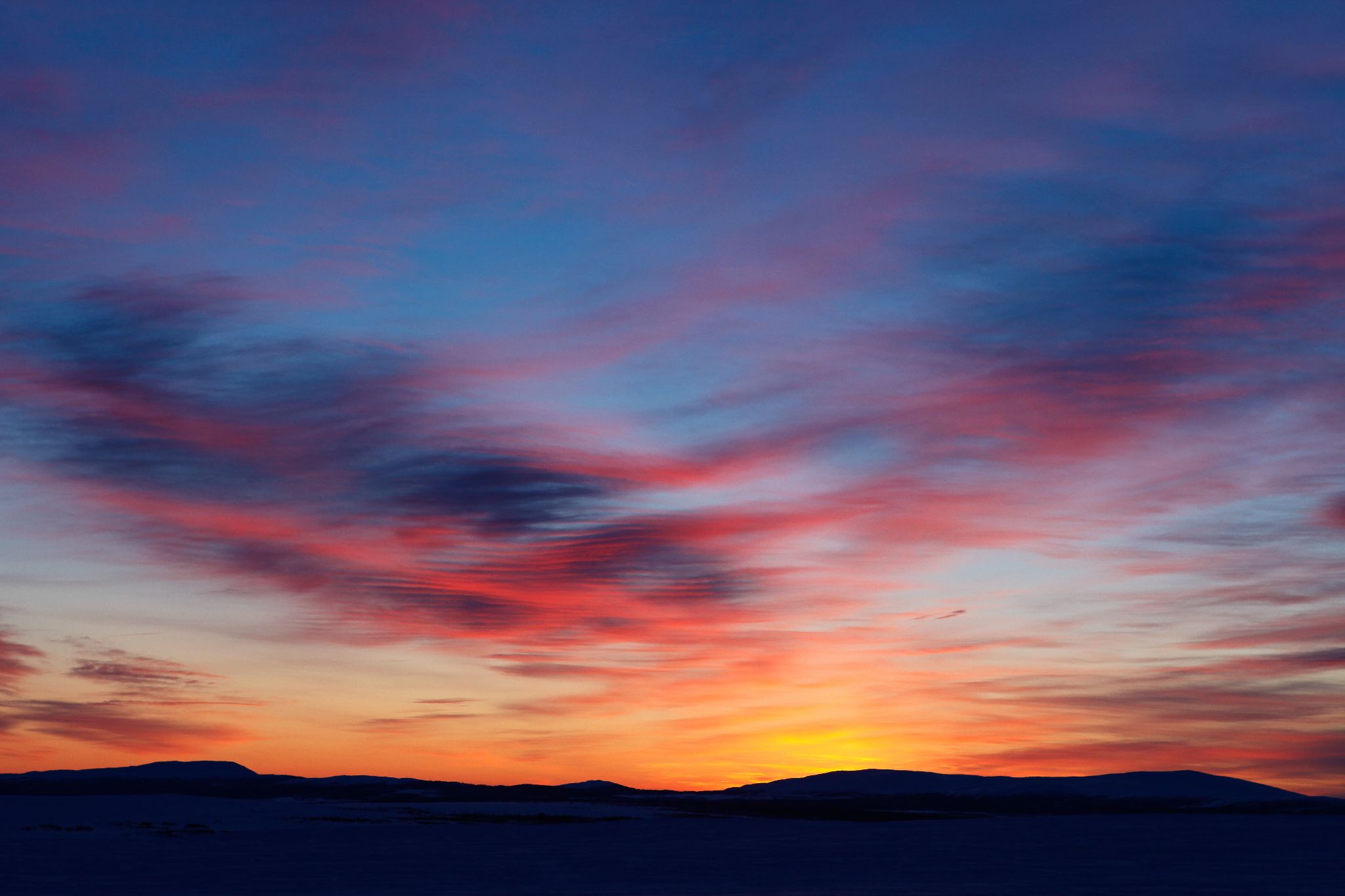 Winterlicher Sonnenaufgang in Schweden (etwa -30 Grad C)