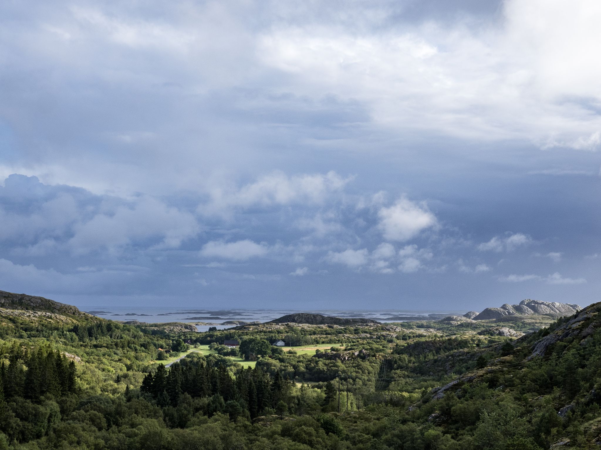 250806 0811 J  2JR0330